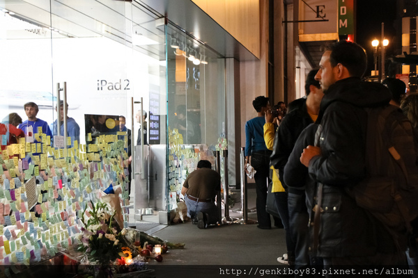 Steve Jobs上雲端後的Apple Store Steve Jobs上雲端後的Apple Store