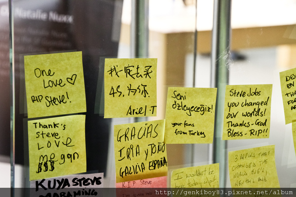 Steve Jobs上雲端後的Apple Store Steve Jobs上雲端後的Apple Store