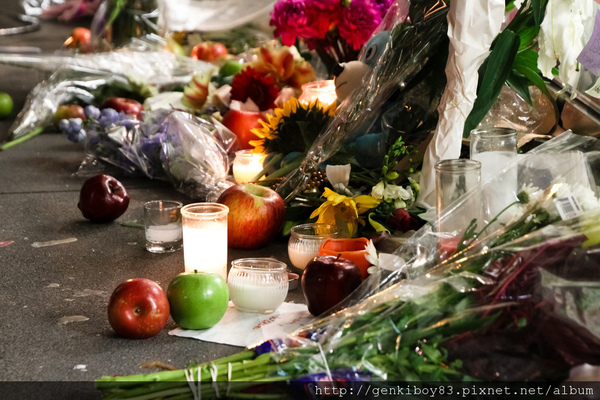 Steve Jobs上雲端後的Apple Store Steve Jobs上雲端後的Apple Store