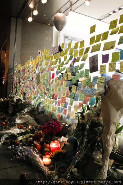 Steve Jobs上雲端後的Apple Store Steve Jobs上雲端後的Apple Store