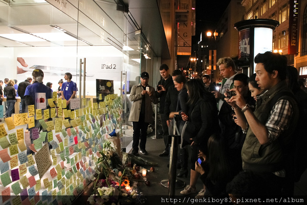 Steve Jobs上雲端後的Apple Store Steve Jobs上雲端後的Apple Store
