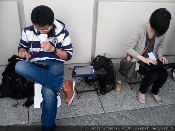 iPhone 4S排隊大作戰、開箱測試 iPhone 4S排隊大作戰、開箱測試