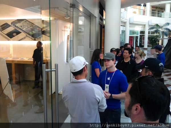 iPhone 4S排隊大作戰、開箱測試 iPhone 4S排隊大作戰、開箱測試