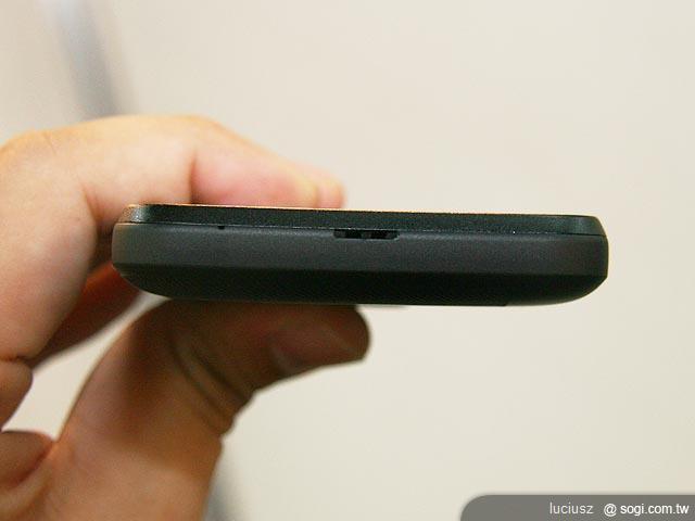 HTC EVO 3D 裸視3D攝錄王者