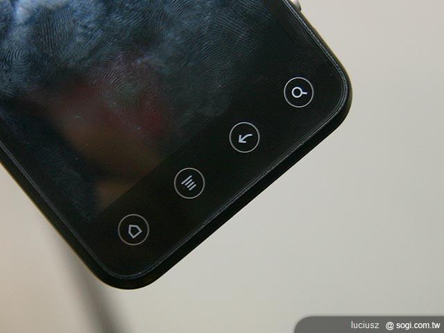 HTC EVO 3D 裸視3D攝錄王者