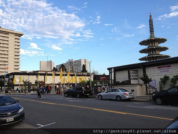 iPhone 4S/HTC Sensation拍照測試比較 iPhone 4S/HTC Sensation拍照測試比較