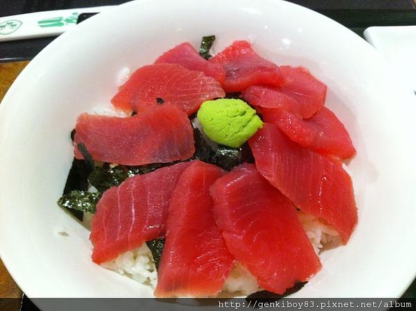 iPhone 4S/HTC Sensation拍照測試比較 iPhone 4S/HTC Sensation拍照測試比較