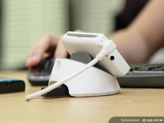 SE XPERIA mini推彩殼、Android 2.3.4更新