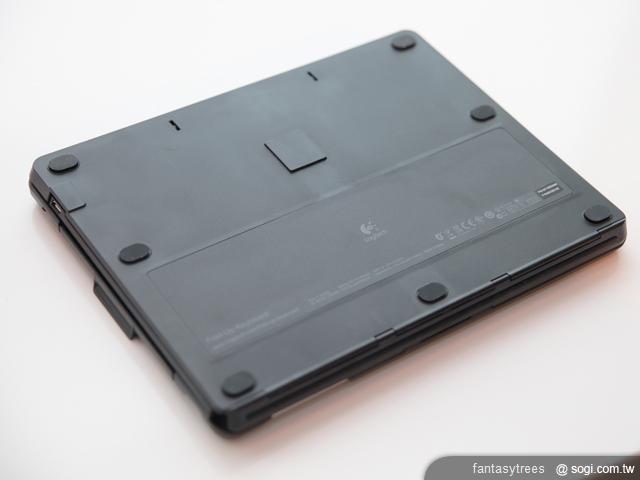 羅技推週邊配件 iPad 2變身變形平板