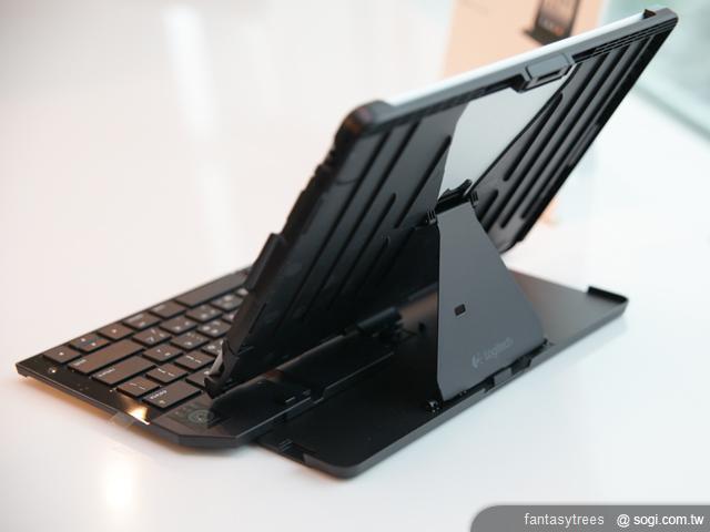 羅技推週邊配件 iPad 2變身變形平板