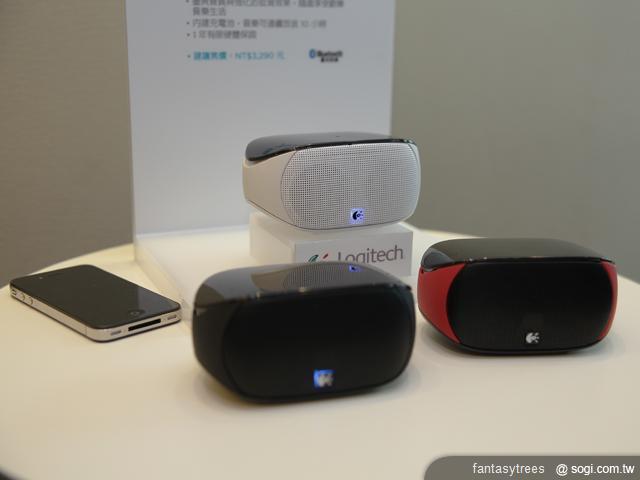 羅技推週邊配件 iPad 2變身變形平板