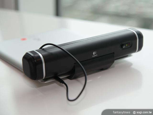 羅技推週邊配件 iPad 2變身變形平板