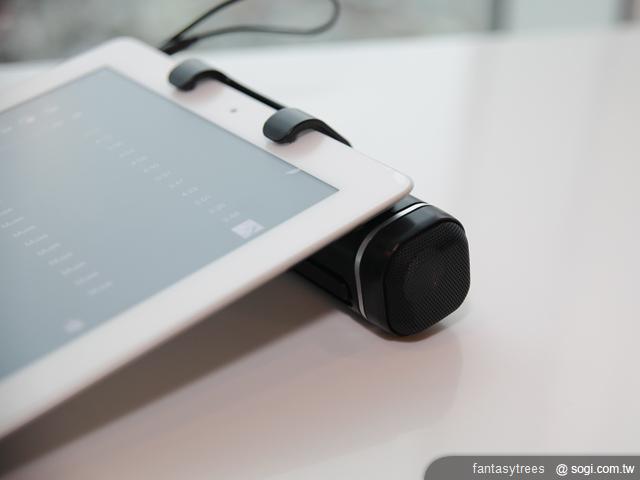 羅技推週邊配件 iPad 2變身變形平板