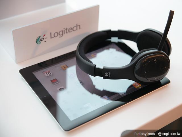 羅技推週邊配件 iPad 2變身變形平板