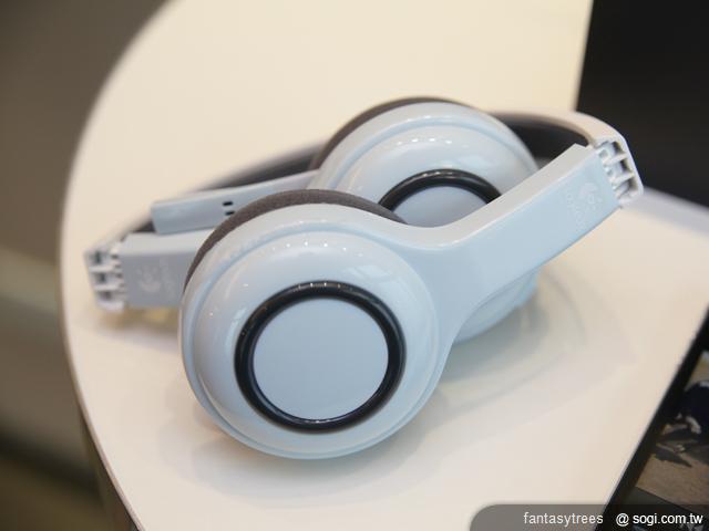 羅技推週邊配件 iPad 2變身變形平板