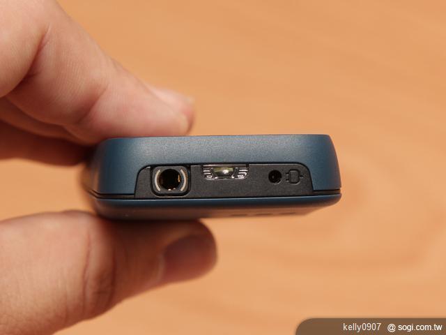 NOKIA 100 超平價實用手機