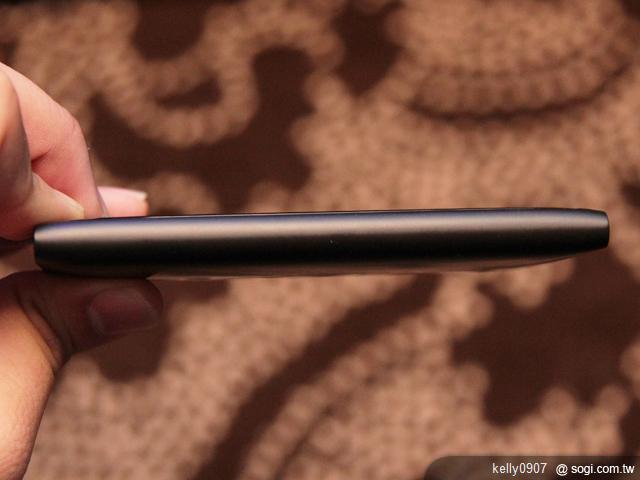 NOKIA Lumia 800/710芒果機 11/26起預購送好禮