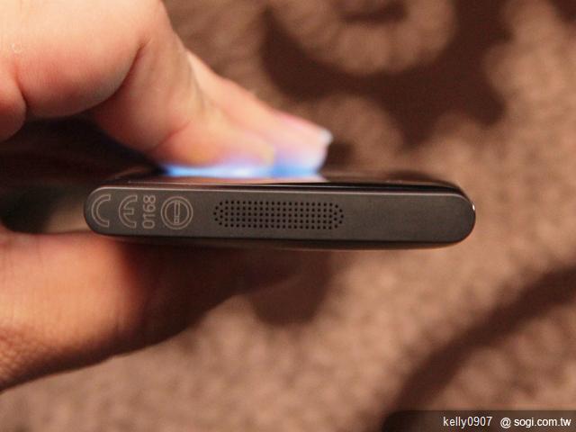 NOKIA Lumia 800/710芒果機 11/26起預購送好禮