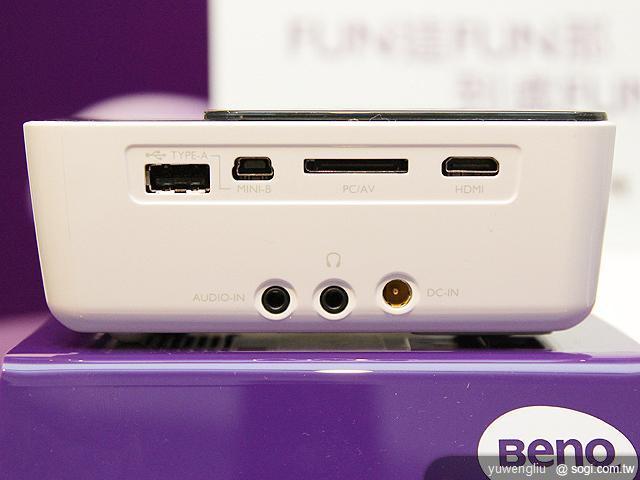 BenQ GP2迷你投影機 iPhone隨插即播 資訊月首賣