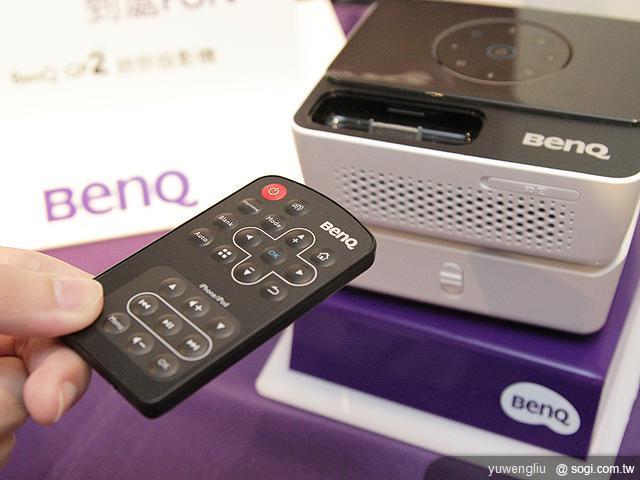 BenQ GP2迷你投影機 iPhone隨插即播 資訊月首賣