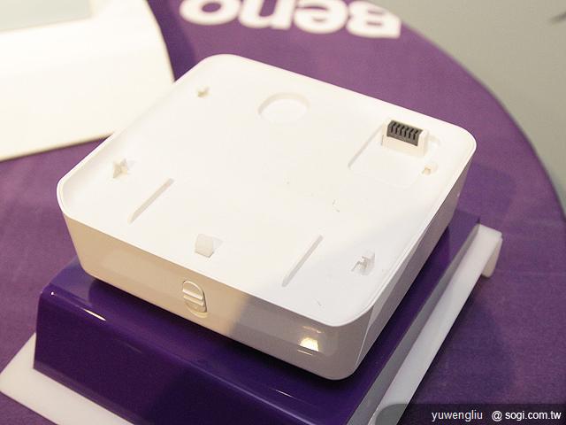 BenQ GP2迷你投影機 iPhone隨插即播 資訊月首賣