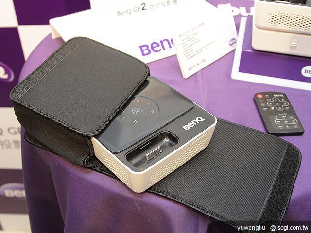 BenQ GP2迷你投影機 iPhone隨插即播 資訊月首賣