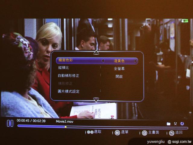 BenQ GP2迷你投影機 iPhone隨插即播 資訊月首賣