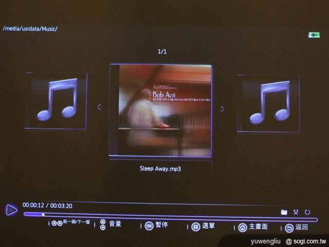 BenQ GP2迷你投影機 iPhone隨插即播 資訊月首賣