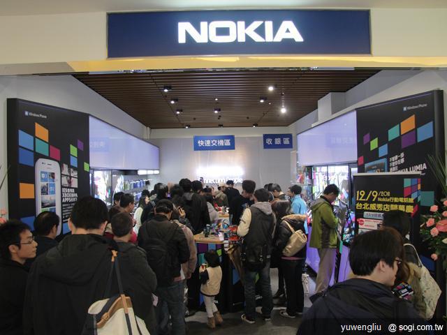 NOKIA Lumia 800/710芒果機開賣 嚴爵飆歌助陣