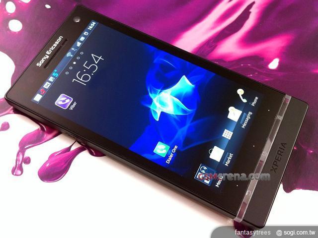 SE XPERIA Arc HD再現 美型設計一覽無遺 SE XPERIA Arc HD再現 美型設計一覽無遺