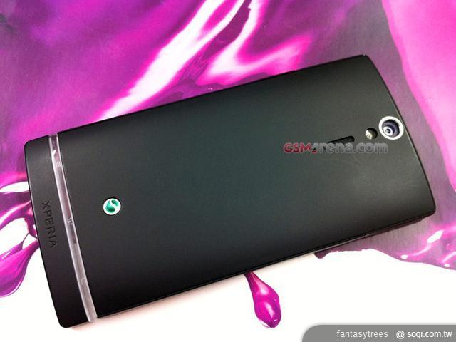 SE XPERIA Arc HD再現 美型設計一覽無遺 SE XPERIA Arc HD再現 美型設計一覽無遺