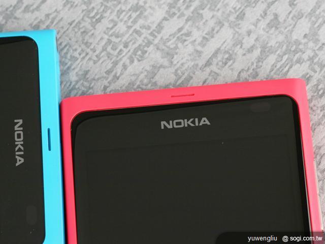 NOKIA Lumia 800 諾基亞芒果旗艦靚機