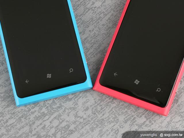 NOKIA Lumia 800 諾基亞芒果旗艦靚機
