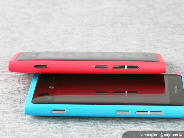 NOKIA Lumia 800 諾基亞芒果旗艦靚機