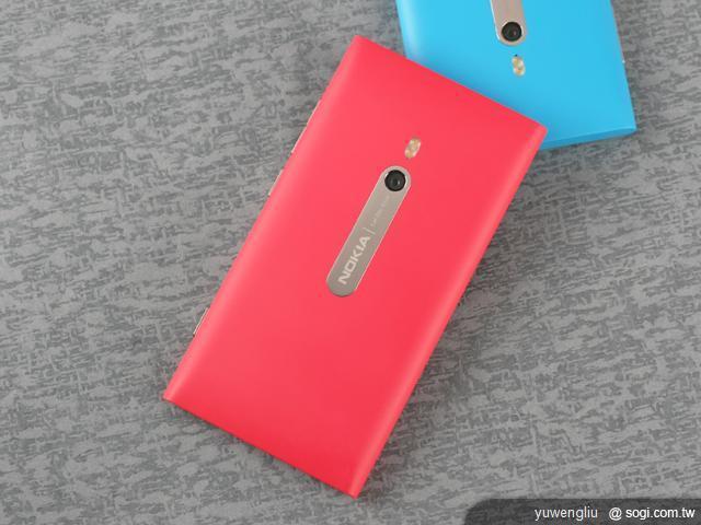 NOKIA Lumia 800 諾基亞芒果旗艦靚機