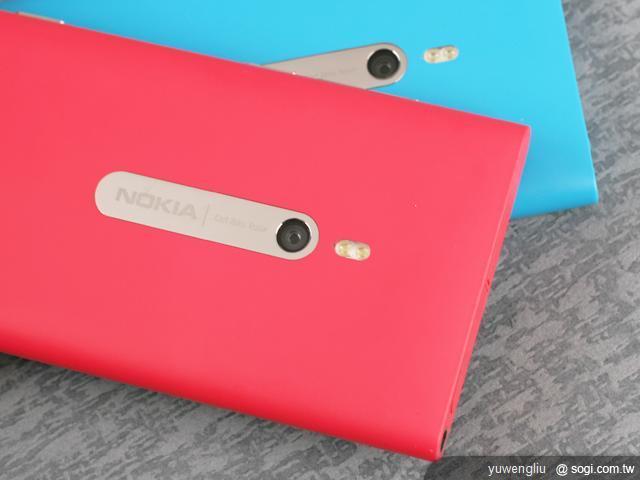 NOKIA Lumia 800 諾基亞芒果旗艦靚機