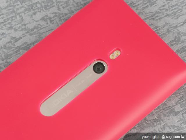 NOKIA Lumia 800 諾基亞芒果旗艦靚機