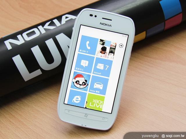 NOKIA Lumia 710 來自北歐的超值芒果