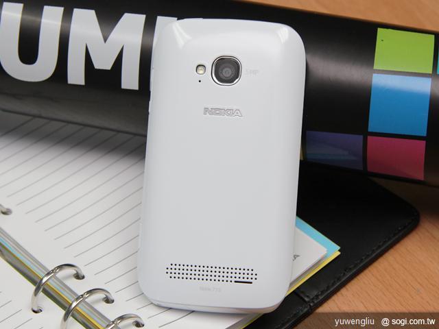 NOKIA Lumia 710 來自北歐的超值芒果
