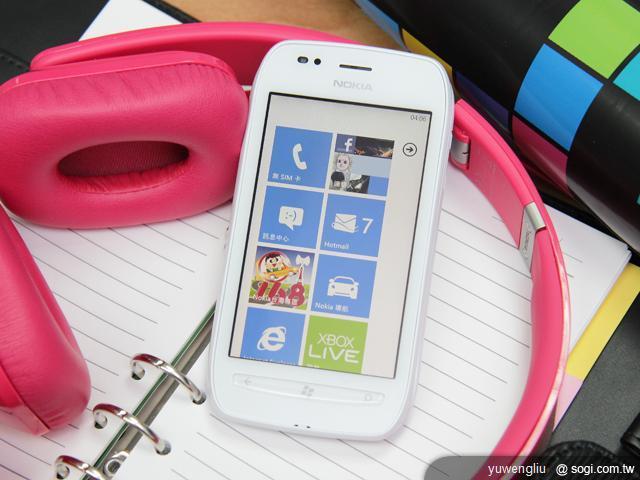 NOKIA Lumia 710 來自北歐的超值芒果