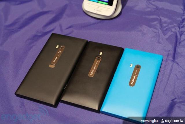 諾基亞WP新機Lumia 900正式亮相!【CES 2012】 諾基亞WP新機Lumia 900正式亮相!【CES 2012】