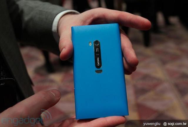 諾基亞WP新機Lumia 900正式亮相!【CES 2012】 諾基亞WP新機Lumia 900正式亮相!【CES 2012】