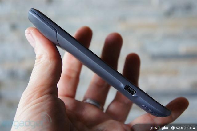 HTC TITAN II發表 相機升級1600萬畫素【CES 2012】 HTC TITAN II發表 相機升級1600萬畫素【CES 2012】