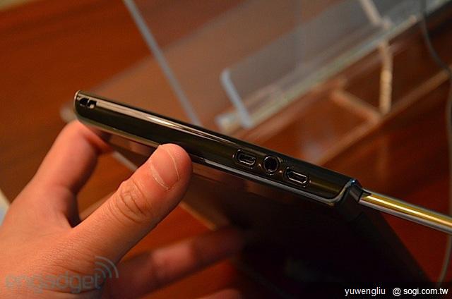 ASUS Eee Pad三連發 至尊平板再升級【CES 2012】 ASUS Eee Pad三連發 至尊平板再升級【CES 2012】