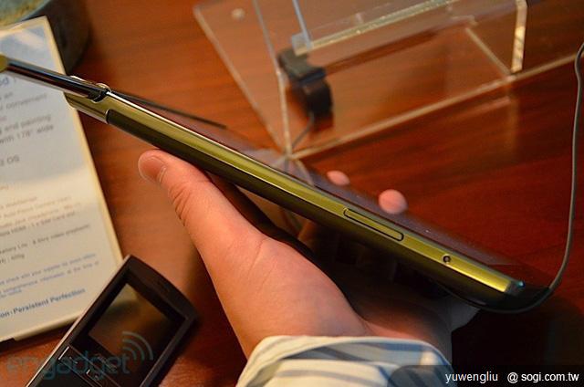 ASUS Eee Pad三連發 至尊平板再升級【CES 2012】 ASUS Eee Pad三連發 至尊平板再升級【CES 2012】