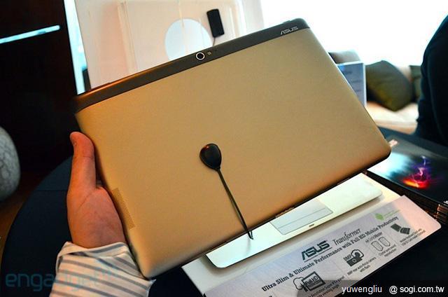 ASUS Eee Pad三連發 至尊平板再升級【CES 2012】 ASUS Eee Pad三連發 至尊平板再升級【CES 2012】