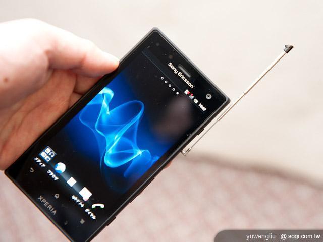 日本DoCoMo推SE XPERIA NX、Acro HD雙機 日本DoCoMo推SE XPERIA NX、Acro HD雙機