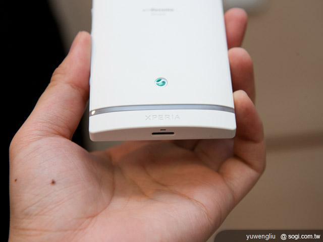 日本DoCoMo推SE XPERIA NX、Acro HD雙機 日本DoCoMo推SE XPERIA NX、Acro HD雙機