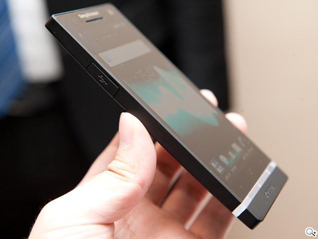 日本DoCoMo推SE XPERIA NX、Acro HD雙機 日本DoCoMo推SE XPERIA NX、Acro HD雙機