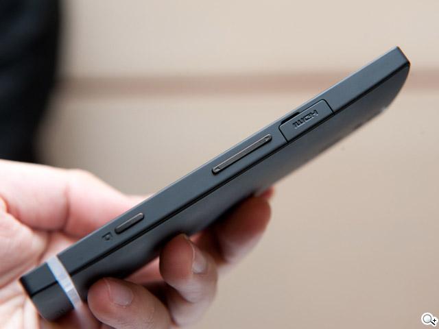 日本DoCoMo推SE XPERIA NX、Acro HD雙機 日本DoCoMo推SE XPERIA NX、Acro HD雙機